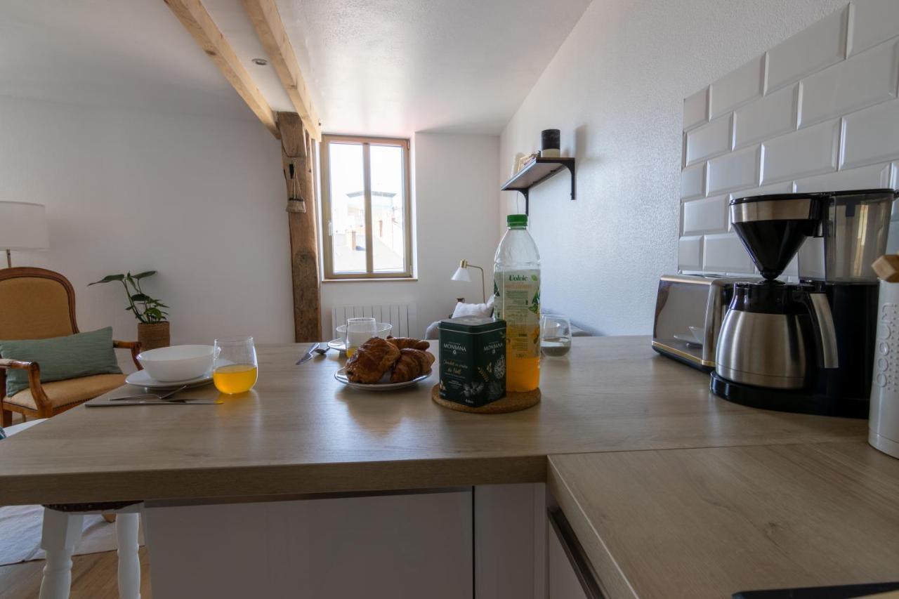 APPARTEMENT DUPLEX SAUMUR CENTRE, refait à neuf, à proximité du château Esterno foto