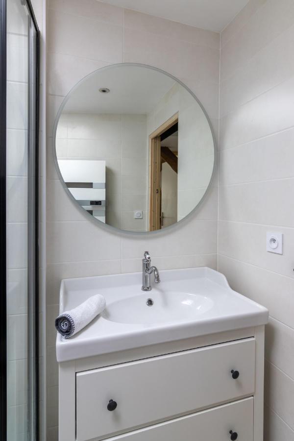APPARTEMENT DUPLEX SAUMUR CENTRE, refait à neuf, à proximité du château Esterno foto
