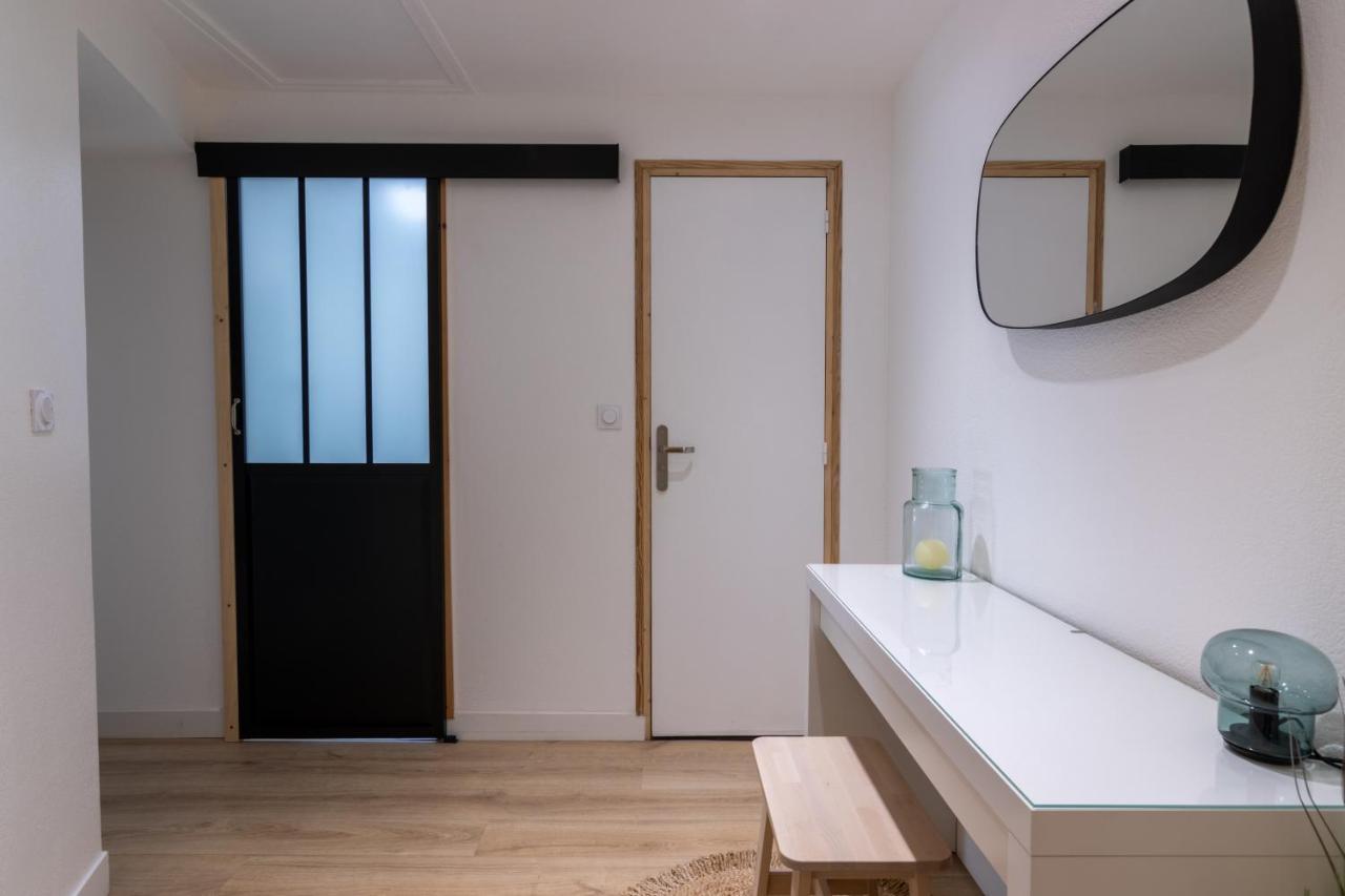 APPARTEMENT DUPLEX SAUMUR CENTRE, refait à neuf, à proximité du château Esterno foto